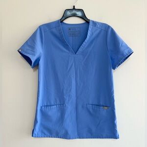FIGS Women's Casma Three-Pocket Scrub Top in Ceil Blue, XS